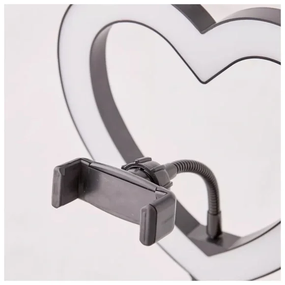 Brilliant Ideas Heart-Shaped Vlogging Ring Light - Picture 2 of 6